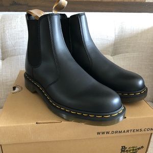 Dr martens vegan Chelsea boots